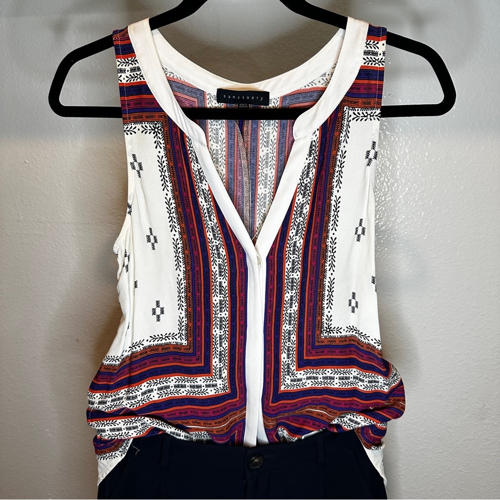 Sanctuary White and Red Patterned button down sleeveless shirt